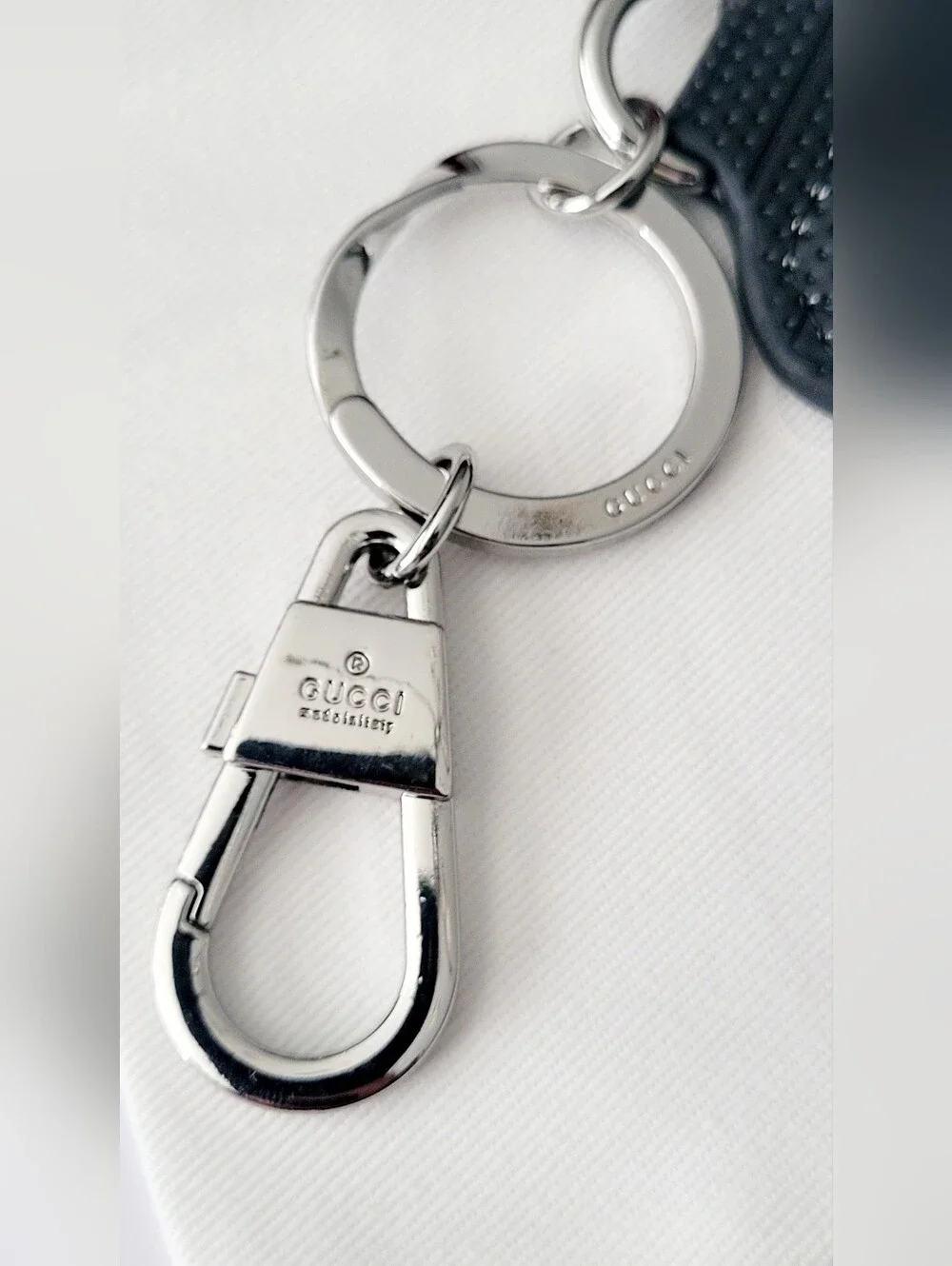 🇮🇹Gucci Black Leather🖤 Tag Keyring with Silver-Tone Hardware✨️